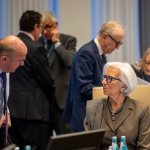 Fuentes: CTXT [Imagen: La presidenta del BCE, Christine Lagarde, conversando con el vicepresidente Luis de Guindos el pasado 5 de febrero. / BCE]