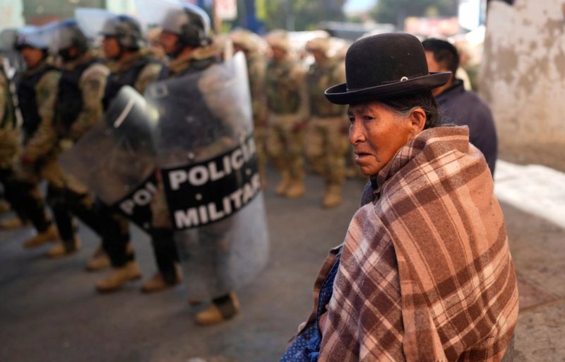 El gobierno informó que los choques entre policías y manifestantes dejaron seis muertos, cuatro de ellos uniformados, y 203 heridos. Foto: Ap