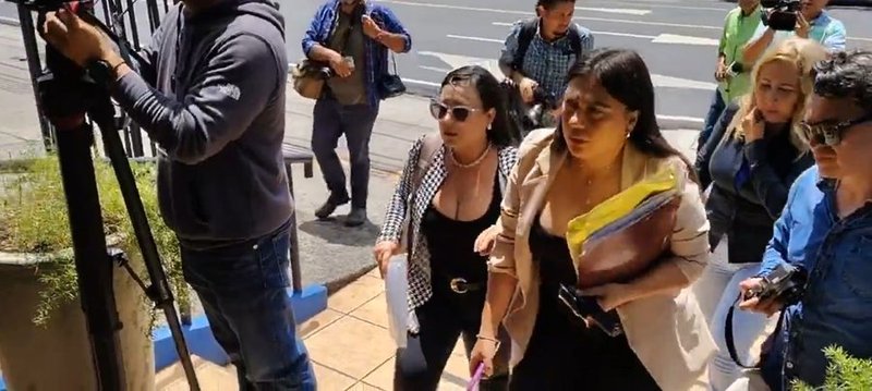 Familiares de venezolanos deportados a El Salvador y enviados al Centro de Confinamiento del Terrorismo (CECOT). AVN