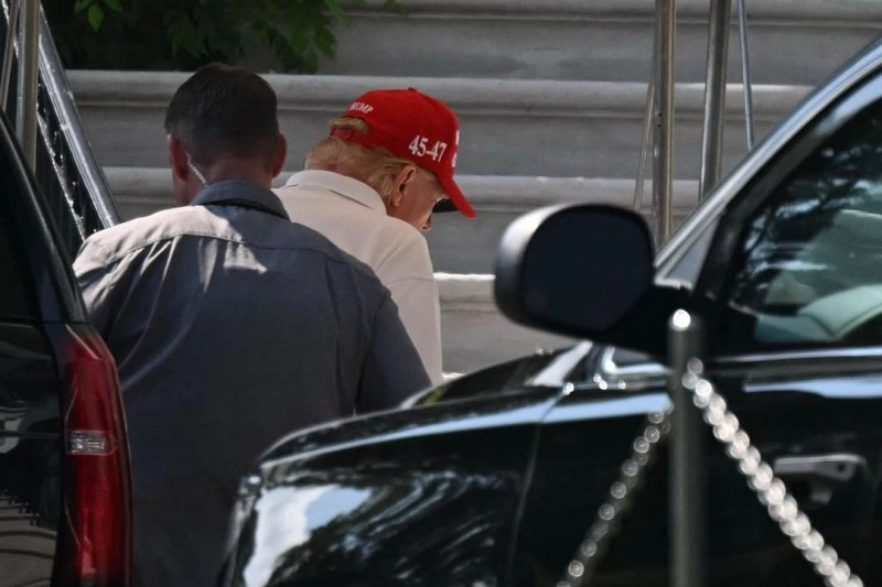 El presidente de Estados Unidos, Donald Trump, regresa a la Casa Blanca en Washington, DC, el 28 de junio de 2025, después de jugar al golf en su club en Sterling, Virginia. Foto: Afp