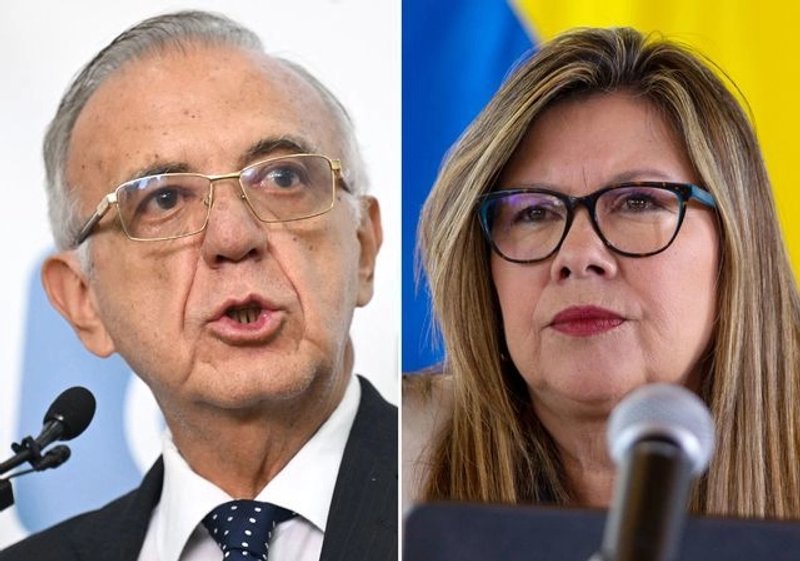 El fiscal de sección de la Fiscalía Especial contra la Impunidad, Rafael Curruchiche, anunció en un video las órdenes de arresto contra los funcionarios colombianos acusados de asociación ilícita, tráfico de influencias, entre otros. Foto Afp