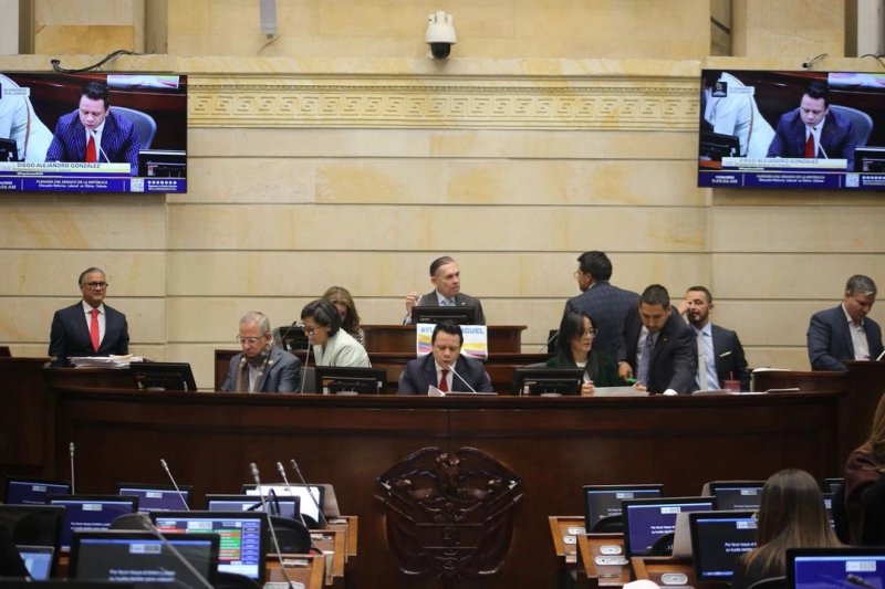 El Senado aprobó el proyecto de ley con 57 votos a favor y 31 en contra. Foto tomada de X @SenadoGovCo