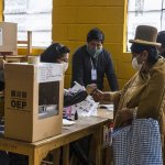Bolivianos participan en una jornada electoral Stringer / Gettyimages.ru