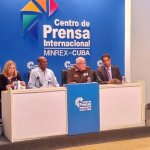 La viceministra de Relaciones Exteriores, Josefina Vidal (izq.), denunció este miércoles que Cuba es blanco de actos terroristas desde EU. Foto tomada de X @minint_cuba