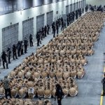 El Centro de Confinamiento contra el Terrorismo en Tecoluca, en El Salvador. Foto Ap /Archivo