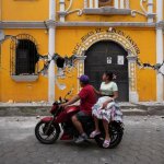 Salón comunitario dañado por decenas de sismos registrados en Santa María de Jesús, Guatemala, el miércoles 9 de julio de 2025. Foto Ap