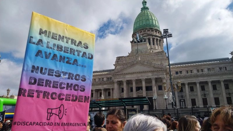 Miles de voces de discapacitados y sus familias celebraron la decisión del Congreso de Argentina para rechazar el veto a la ley de emergencia de discapacidad. Foto Difundida en redes sociales