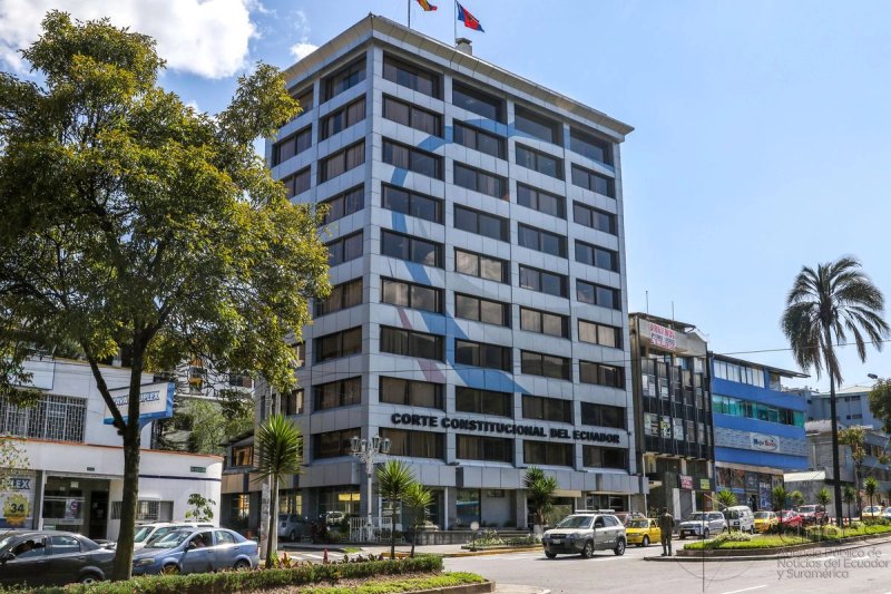 Más de 13 millones de votantes decidirán si están de acuerdo en que se elabore una nueva Constitución, con leyes más duras contra el narcotráfico. Foto Wikimedia Commons