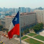 Bandera de Chile, ondeando en la capital. Foto Europa Press