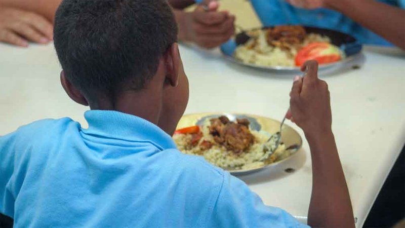 Ciudad de Guatemala, 7 sep (Prensa Latina) Cerca de 2,6 millones de guatemaltecos se encuentran hoy en inseguridad alimentaria, aunque un último informe de una fuente oficial expuso una reducción del fenómeno de 4,7 por ciento en un año.