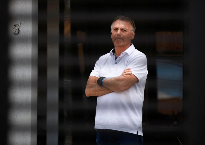 Bolsonaro fue condenado por cinco delitos diferentes: intento de golpe de Estado, intento de abolición de Estado Democrático de Derecho, pertenencia a organización criminal, daño al patrimonio público y daño a bienes protegidos. Foto Afp