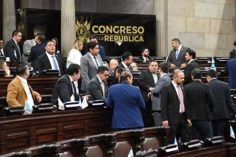 107 diputados del Congreso aprobaron conocer de urgencia nacional la ley que avala más fondos para los Codedes. Foto La Hora: José Orozco