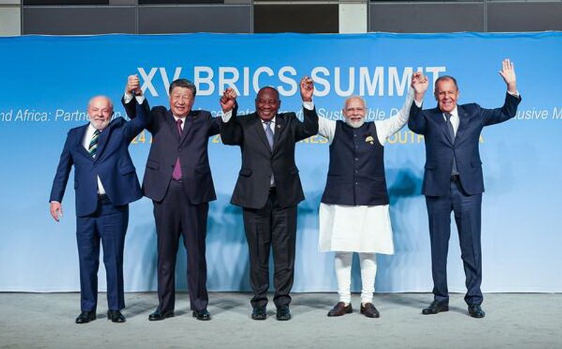 Fuentes: El salto [Foto: reunión de los mandatarios de los BRICS en Sudáfrica]