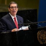 El ministro de Relaciones Exteriores de Cuba, Bruno Eduardo Rodríguez, se dirige al 80.º periodo de sesiones de la Asamblea General de las Naciones Unidas, el 27 de septiembre de 2025, en la sede de la ONU. Foto Ap / Pamela Smith