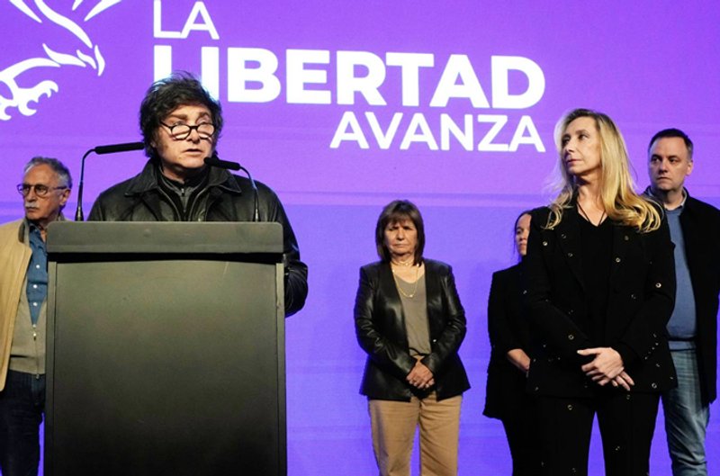 Milei en campaña. Fuente de la imagen: Nueva Sociedad.