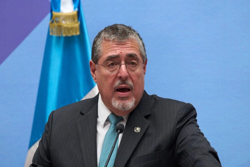 Bernardo Arévalo, presidente de Guatemala, durante un conferencia de prensa. Foto Ap