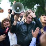 Milei debió hacerse cargo de la campaña ya que el oficialismo atraviesa su peor momento en medio de causas y denuncias por corrupción. Foto Ap