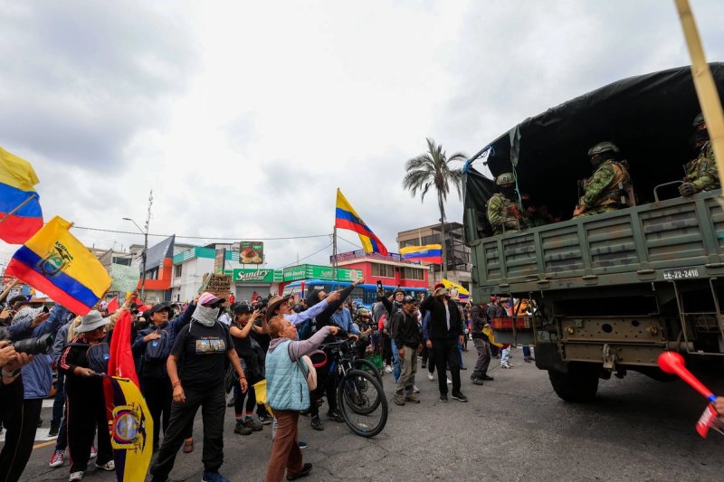 La Confederación de Nacionalidades Indígenas del Ecuador denunció infiltración de policías en las protestas del Paro Nacional y por el Día de la Resistencia. Foto Xinhua