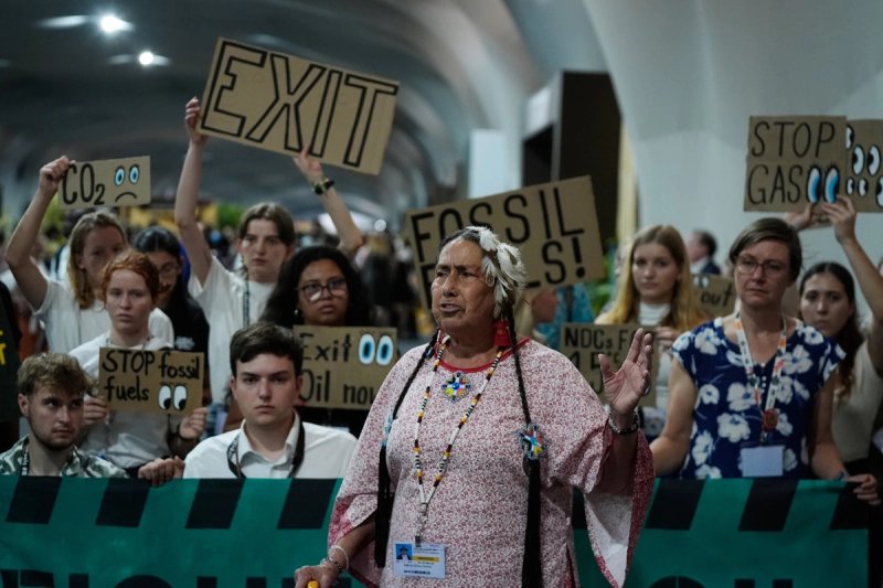 Manifestantes participan en una protesta contra los combustibles fósiles en la Cumbre del Clima COP30 de la ONU en Belém, Brasil, el 12 de noviembre de 2025. Foto Ap