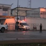 Este domingo, 27 personas privadas de la libertad murieron por asfixia, según el reporte oficial, en Machala. Y en esa misma cárcel, en la madrugada se descubrieron cuatro cadáveres. Foto Afp