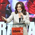 La candidata presidencial hondureña Rixi Moncada, del partido de izquierda Libertad y Refundación (LIBRE), ofrece una conferencia de prensa en Tegucigalpa, un día antes de las elecciones presidenciales, el 29 de noviembre de 2025. Foto Afp