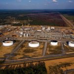 El Gobierno venezolano ha subrayado que se mantendrá "firme" en la defensa de sus recursos y "no sucumbirá ante ningún tipo de amenazas". "Espero contar con los esfuerzos para contribuir a detener esta agresión y amenaza de los equilibrios del mercado energético internacional, para los países productores y consumidores", ha apelado. Foto @PDVSA