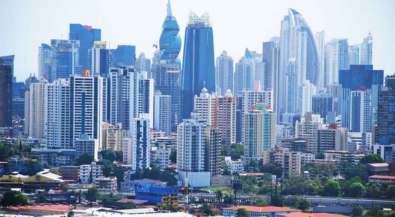 Ciudad de Panamá, 25 dic (Prensa Latina) Panamá despide este año 2025 con una abultada deuda pública, registrada hoy en más de 58 mil millones de dólares, según datos oficiales.