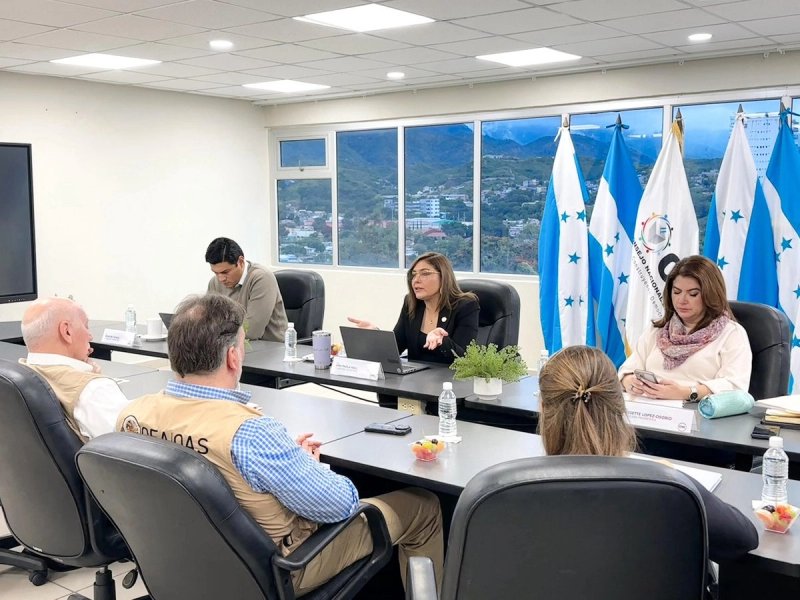 Los resultados seguirán preliminares mientras no se complete la revisión y el CNE tiene hasta el 30 de diciembre para declarar al ganador, que asumirá en enero para el período 2026-2030. Foto @APHall_CNE