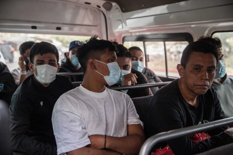De los más de 145 mil mexicanos deportados, 99 mil 924 llegaron a uno de los centros de atención dispuestos por el gobierno de México, se informó. Foto Cuartoscuro / archivo
