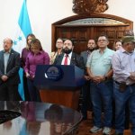 "El Congreso Nacional no validará un proceso manchado por presiones internas de estructuras del crimen organizado vinculadas al narcotráfico, maras como MS-13, 18 entre otras y mucho menos las presiones externas y por la vulneración directa de la libertad de los electores", indicó Luis Redondo, presidente del congreso, en conferencia de prensa en la capital Tegucigalpa. Foto redes sociales