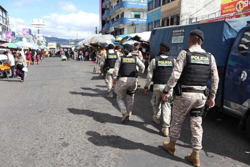 Los combates, en los que resultó herido un soldado, han llevado a México y Guatemala a emprender maniobras conjuntas. Foto @PNCdeGuatemala