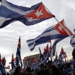 Cubanos celebran el aniversario del triunfo de la revolución cubana.