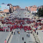 La escalada de bloqueos en calles y carreteras, impulsados también por otros sectores afines al ente sindical, se extiende por todo el país y mantiene una virtual paralización del tráfico en rutas como las del occidente Foto: Xinhua