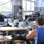 Fábrica argentina de ropa formal "Confecciones Semana S.A." en Buenos Aires, el 10 de febrero de 2026. Foto Afp Fábrica argentina de ropa formal "Confecciones Semana S.A." en Buenos Aires, el 10 de febrero de 2026. Foto Afp