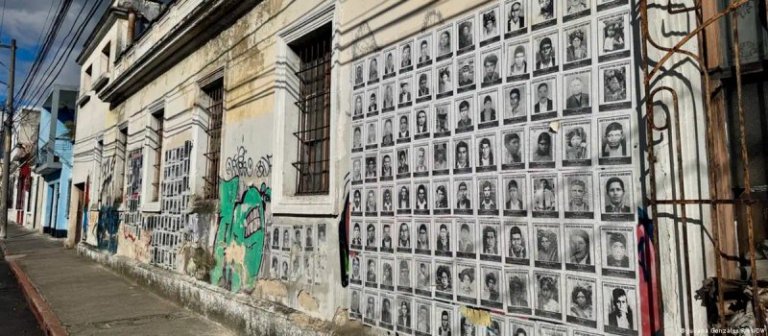 Guatemaltecos exigen reparación para víctimas a casi 30 años de la firma de la paz tras conflicto armado