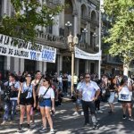 Decenas de personas durante la concentración contra la reforma laboral, frente al Congreso Argentino el pasado 19 de febrero de 2026. Foto Europa Press