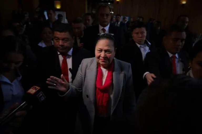 Porras pierde vías para inmunidad y apuesta a reelección como fiscal general pese a rechazo de Arévalo