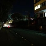 El malecón de La Habana, donde se aprecia que muchas calles se quedan sin luz por la noche y solo algunos establecimientos, carros o gasolineras alumbran la ciudad cubana, el 10 de febrero de 2026. Foto Jair Cabrera Torres / La Jornada.