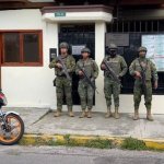 Fuentes: Radio Pichincha - Imagen: Ecuador declara “persona non grata” al embajador de Cuba, ordena la salida de su misión diplomática y militariza la embajada en Quito