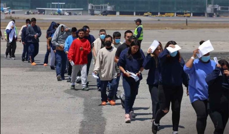 Aumentan 48 por ciento migrantes retornados de EEUU a Guatemala