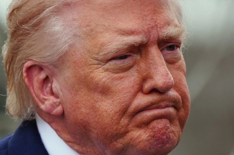 Reportaron fuentes anónimas a Reuters que se le ha aconsejado al presidente de EU, Donald Trump, buscar una salida rápida al conflicto con Irán y limitar el despliegue militar. Foto Ap