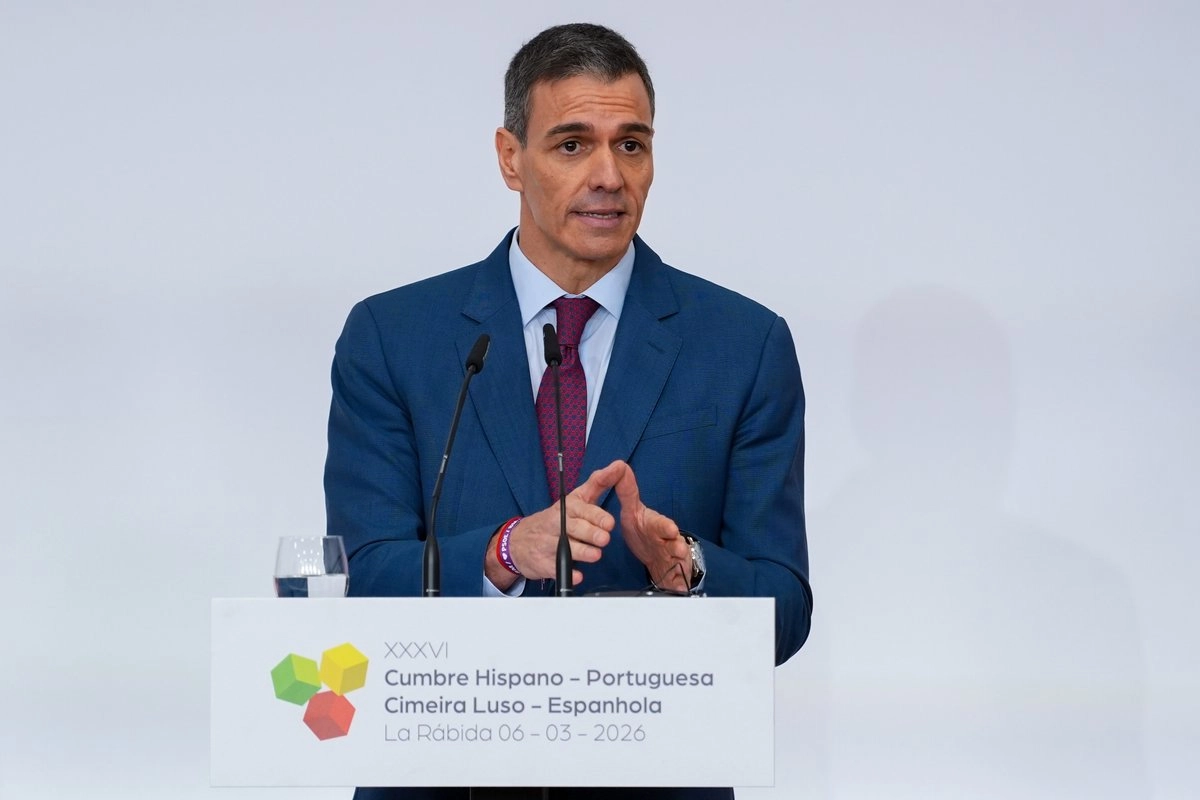 Pedro Sánchez insistió en que el conflicto iniciado por EU e Israel contra Irán “está fuera de la legalidad internacional y es un error extraordinario. Es bueno ayudarse entre aliados cuando se tiene razón y también decir que es un error extraordinario cuando se está cometiendo. Es una guerra ilegal que vamos a pagar”. Imagen del 6 de marzo de 2026. Foto Europa Press