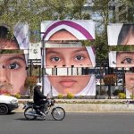 Retrados de las menores asesinadas en una escuela de Minab, al sur de Irán, durante el primer día de las agresiones de EU e Israel. Foto Afp