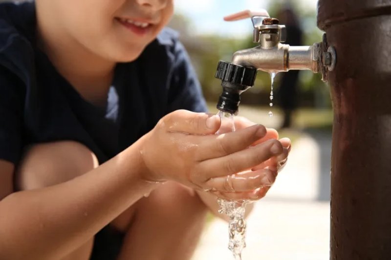 El 52% de la población consume agua contaminada, según estudio. Foto La Hora: Shutterstock