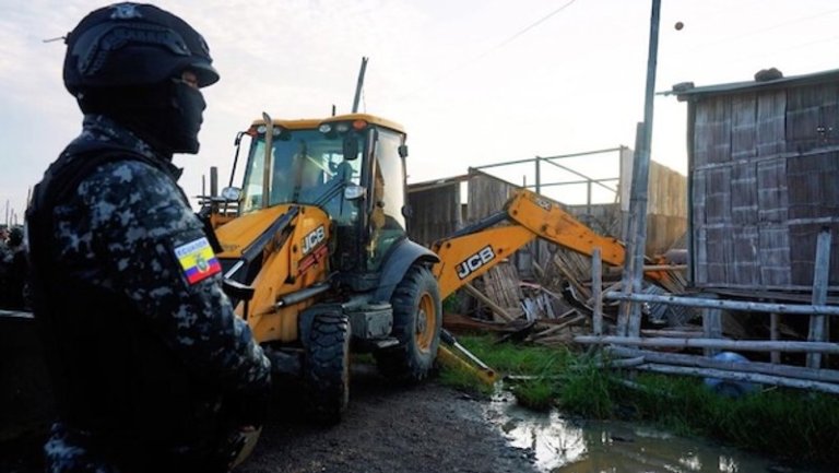 ¿Cómo la geopolítica influye en el crimen organizado y la minería ilegal en Ecuador?