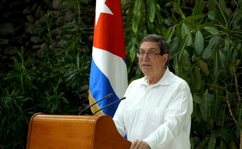 "Agradecemos a los Gobiernos y pueblos que han enviado ayuda material a Cuba, en medio del cerco energético impuesto por el gobierno de EU que provoca duros daños al pueblo cubano", escribió el ministro de Relaciones Exteriores en la red social X. Foto X @BrunoRguezP