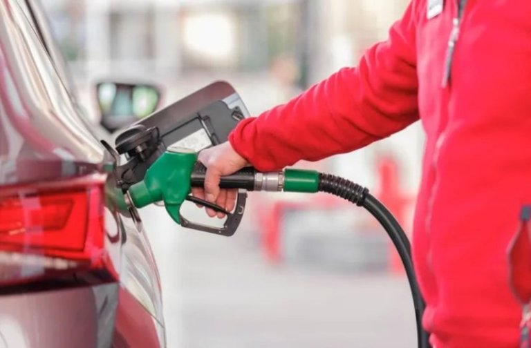 Rige otro aumento al precio de los combustibles en Honduras