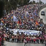 Fuentes: El salto0 [Foto: Carreteras cortadas por las manifestaciones en Bolivia]