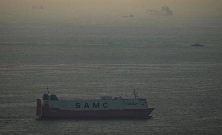 Irán y Estados Unidos reportan ataques armados mutuos en el Estrecho de Ormuz