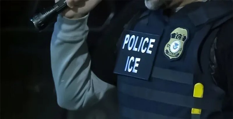 Foto de referencia de un agente de ICE. Foto La Hora: La Tribuna.